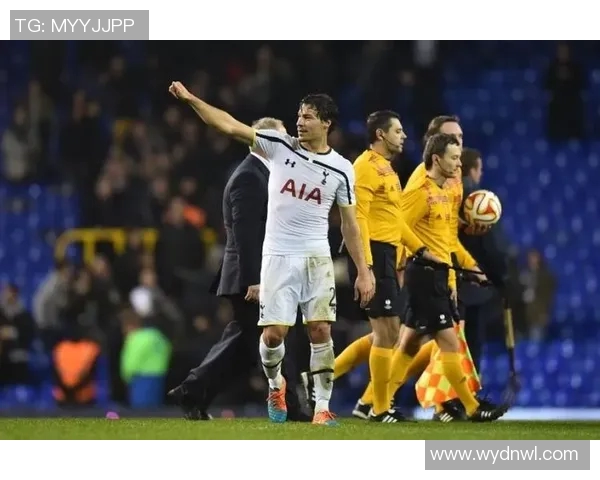 油王足球明星的真实身份揭秘及其在足球界的影响力分析