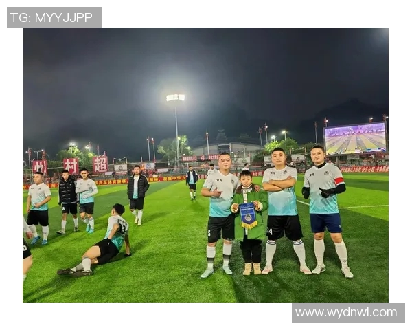 足球明星与孩子们的欢乐时光精彩视频分享让你感受温暖与快乐