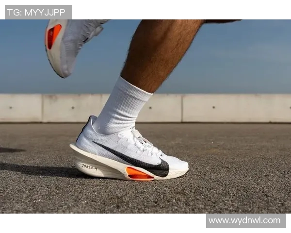 全明星赛场必备Nike篮球袜助你展现最佳表现与风采 全明星赛场必备Nike篮球袜助你展现最佳表现与风采